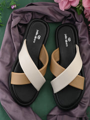 Pelle Albero Female's Cream Faux Leather Flat Slipper