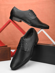 pelle albero Men Textured Formal Derbys